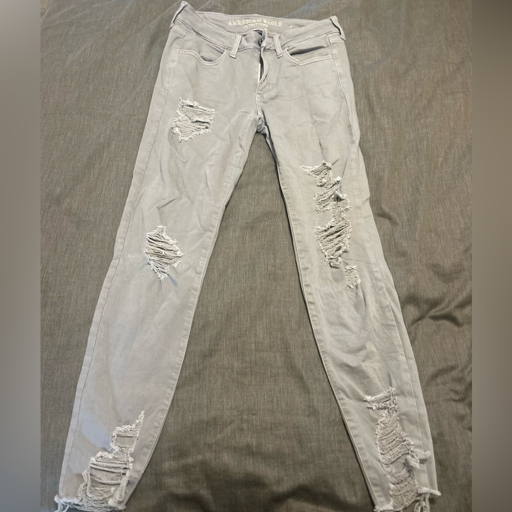 American Eagle Outfitters Light Gray Distressed Skinny Jeans
